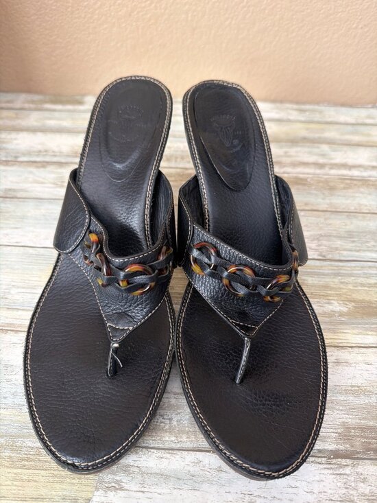 Frye Shoes - Frye Black Leather Thong Sandals Tortoise Chain Detail Women’s Sz 9 Pre-owned